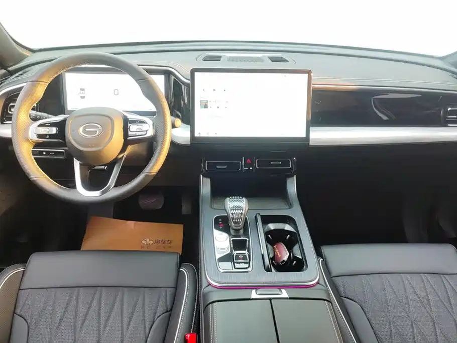 GAC Trumpchi Trumpchi GS8 2024 2025 Pilot Series 2.0TGDI 2WD Luxury Edition 5-seater