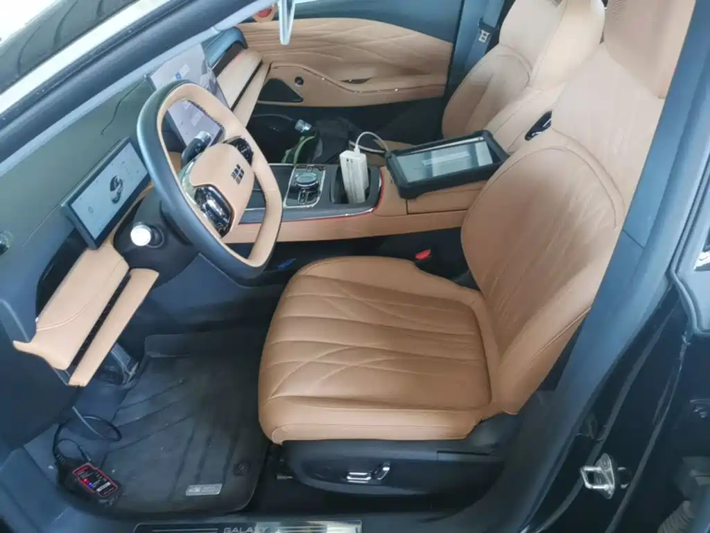 Geely Galaxy Galaxy Xingyao 8 2025 2025 130km EM-i Premium Edition