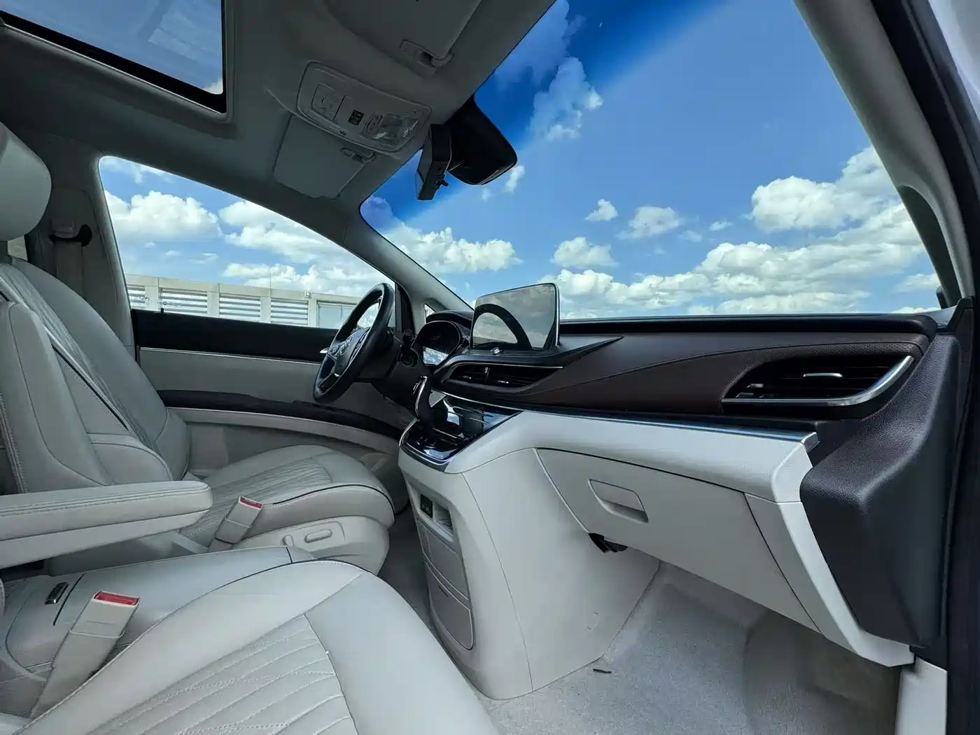 Buick GL8 2022 Land Business Class 652T Prestige фото 17