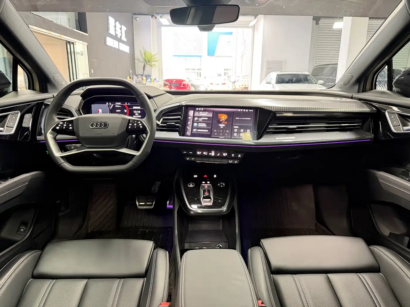 Photo 6 - Audi Q4 e-tron
