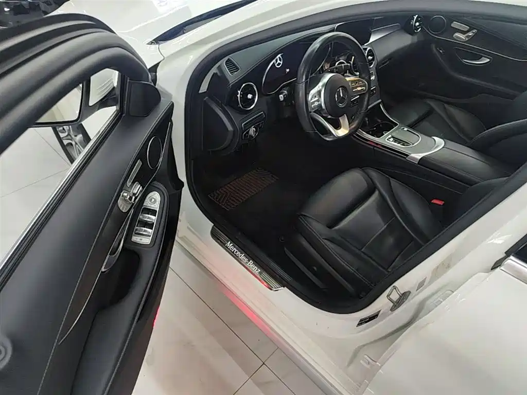 MERCEDES-BENZ CLASS C
