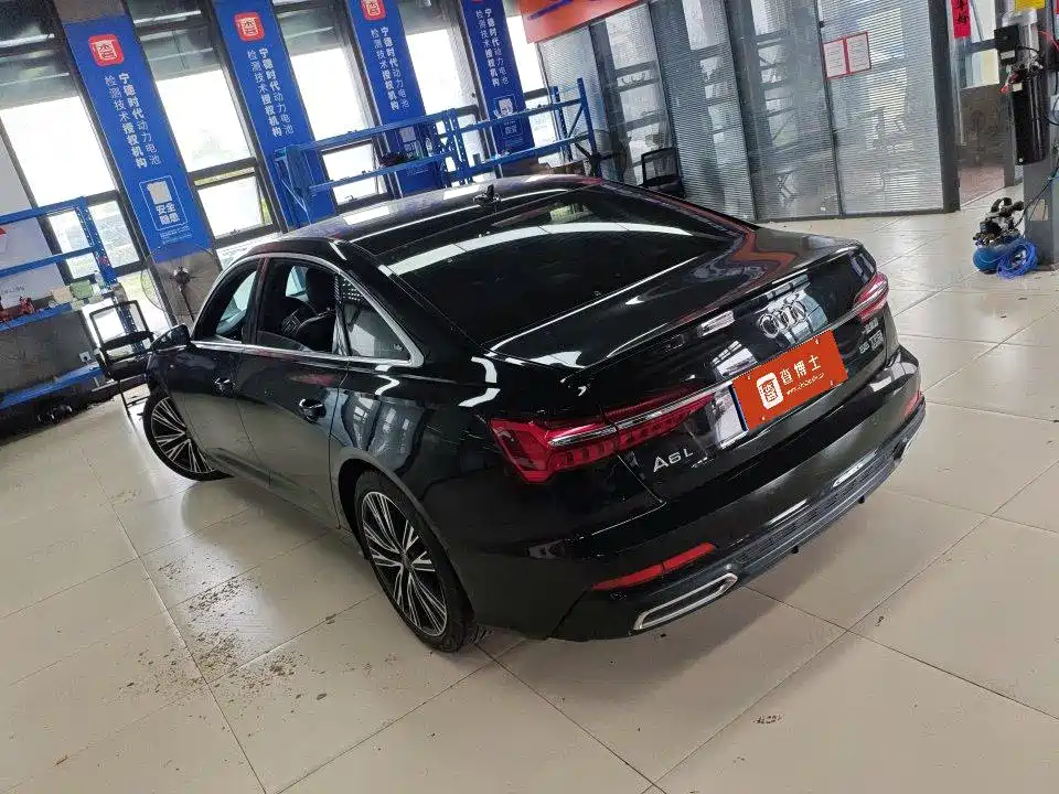 Фото 12 - Audi A6L