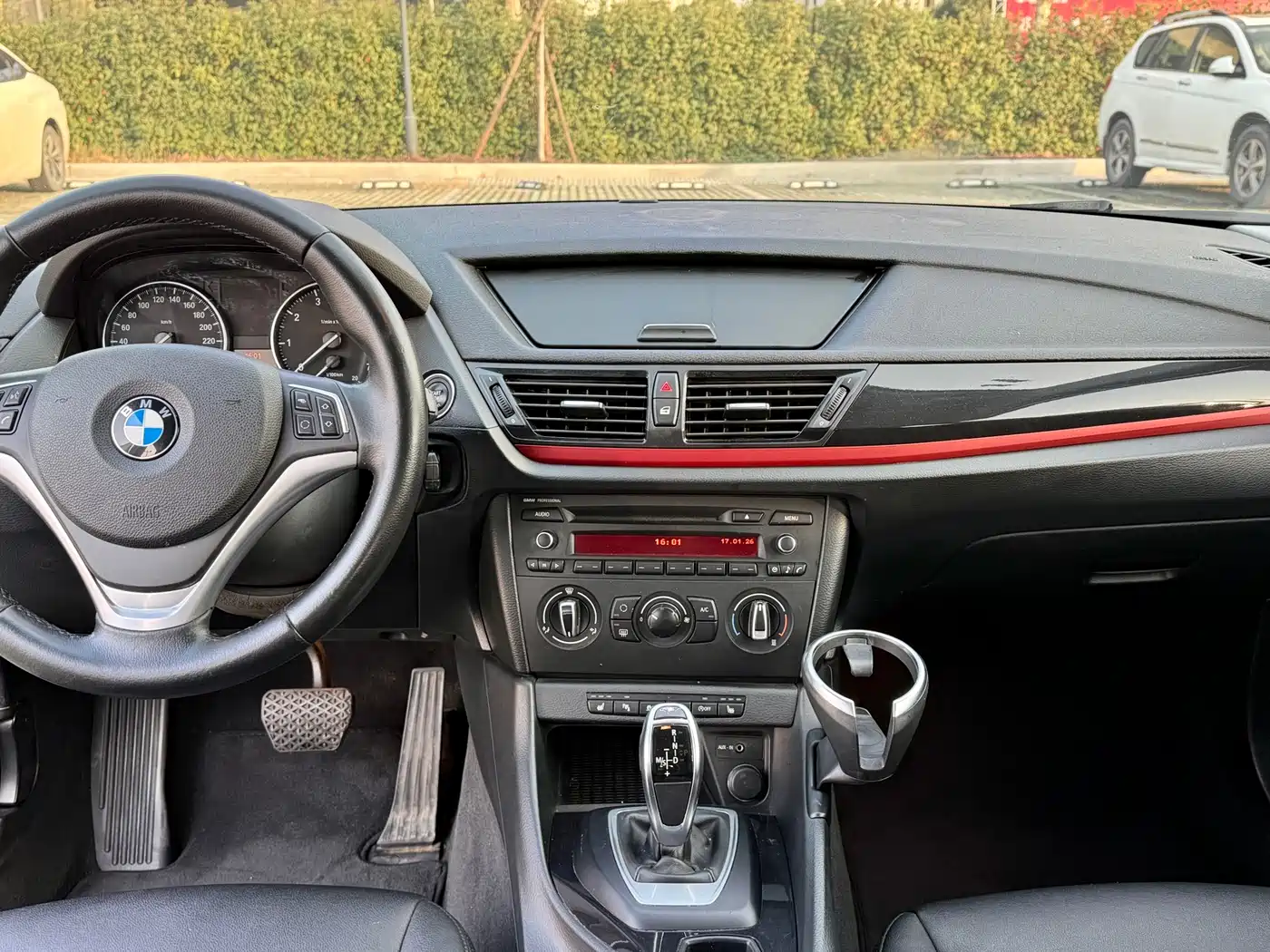 BMW X1 2015 Model sDrive18i Fashion Advanced Edition фото 10