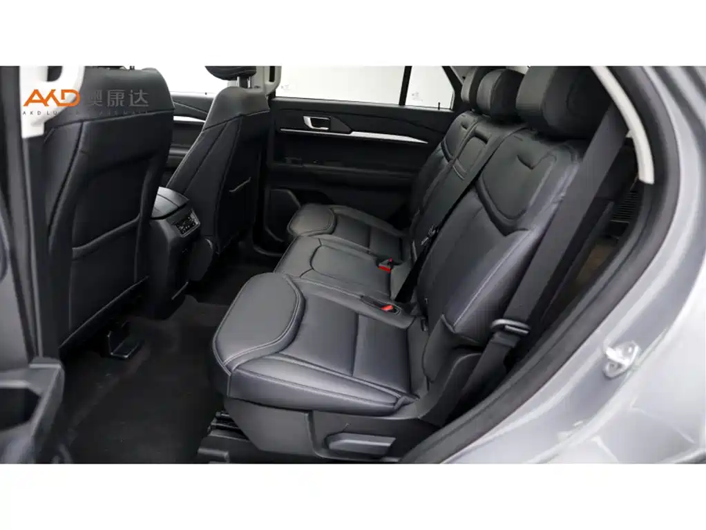 Фото 7 - Ford Explorer