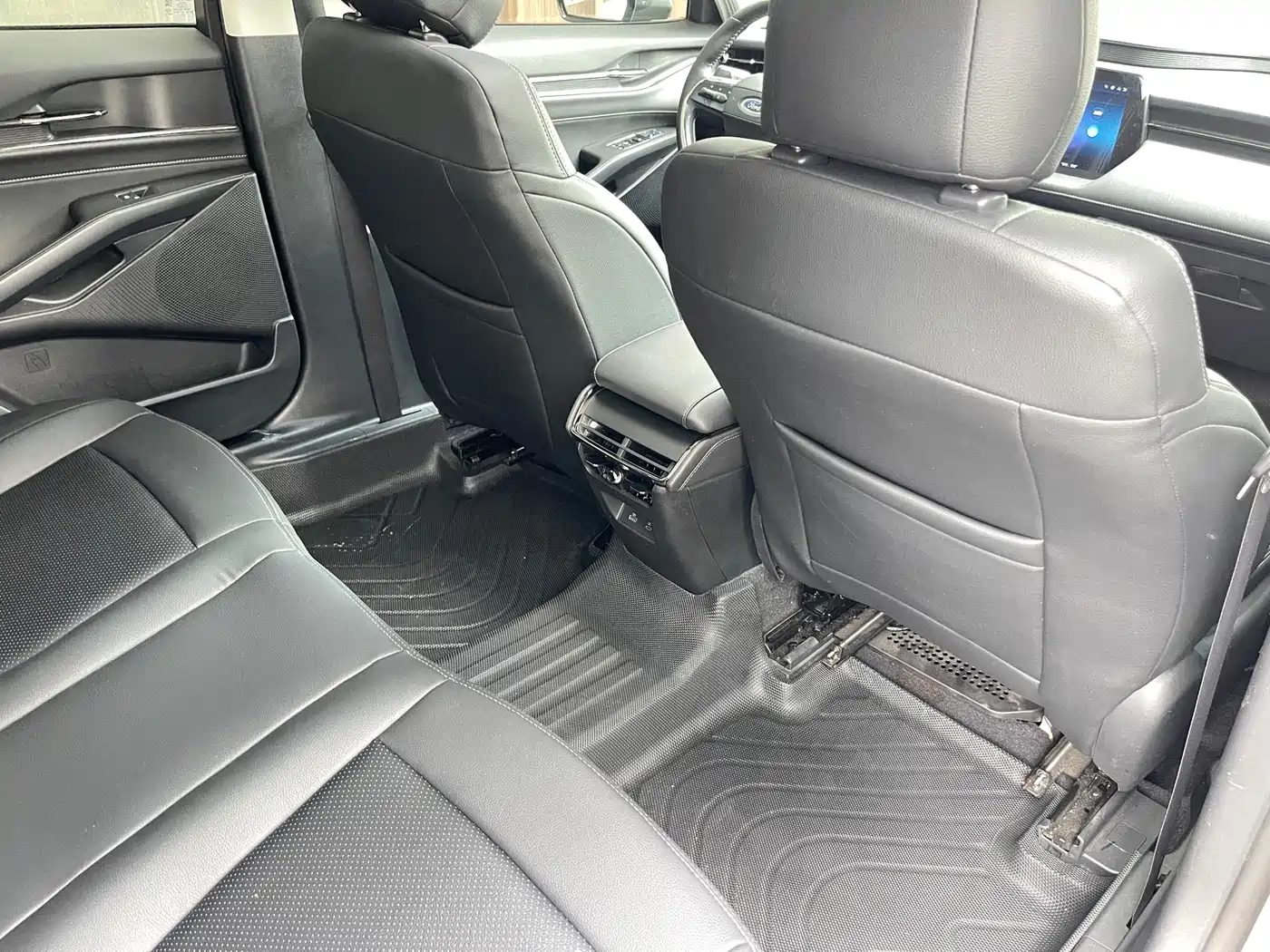 Фото 28 - Ford Mondeo