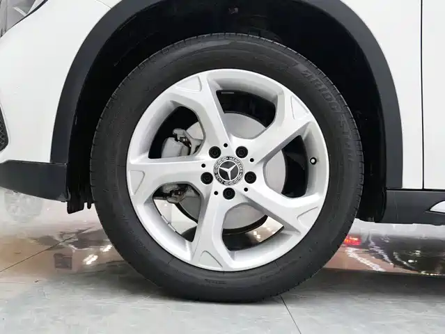 Mercedes-Benz GLA 2017 GLA 200 Dynamic — фото 5