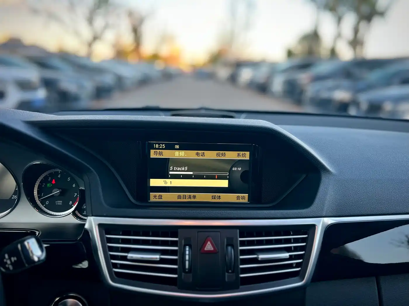 Mercedes-Benz E-Class 2010 E 300 L Fashion фото 15