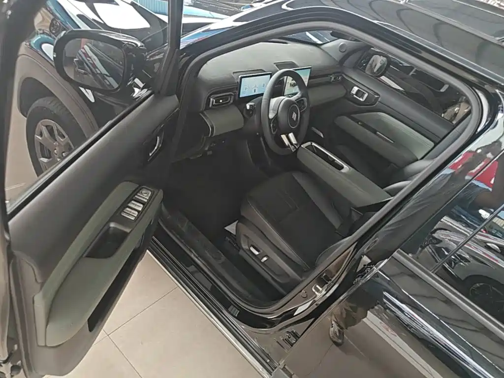 Baojun Yueye Plus 2024 2024 Smart Premium 4-Seater