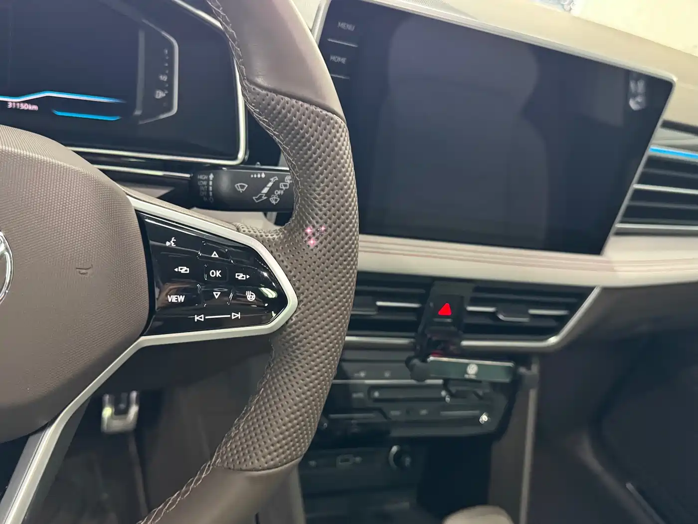 Volkswagen Tiguan L 2022 380TSI Automatic 4WD R-Line Flagship 7-Seater фото 10