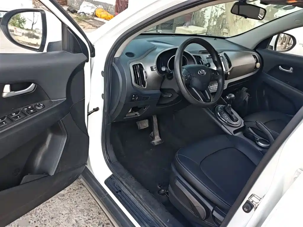 Kia Sportage 2015 2.0L Automatic 2WD GL фото 16