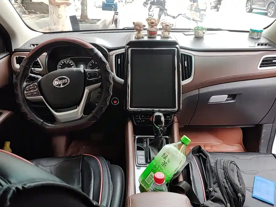 SWM Motor SWM X7 2018 2017 1.5T Automatic Smart Enjoy 7-seater