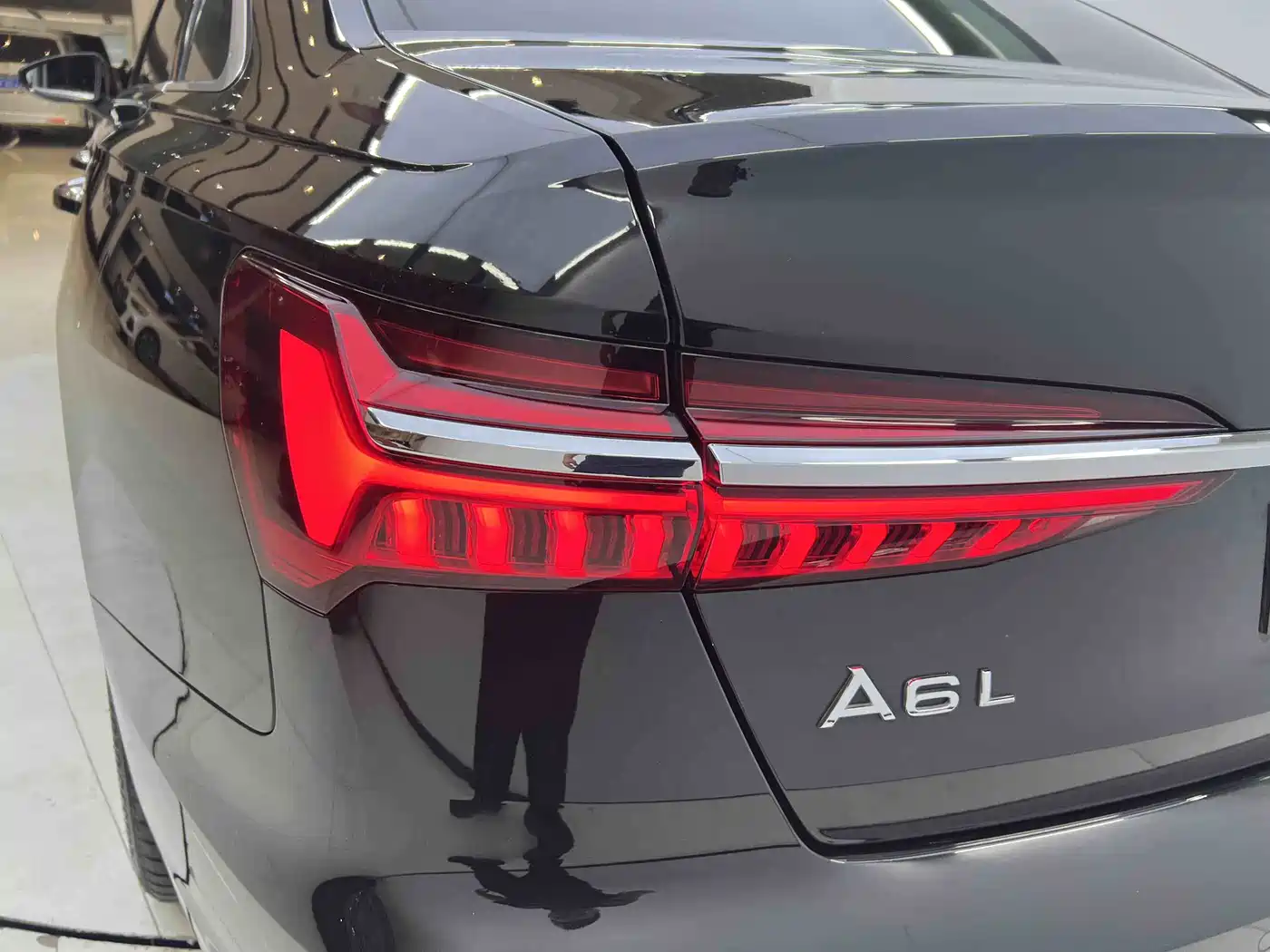 Audi A6L 2023 55 TFSI quattro Exclusive Elegance фото 9