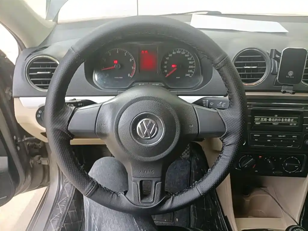 Volkswagen Jetta 2013 1.6L Manual Comfort фото 11