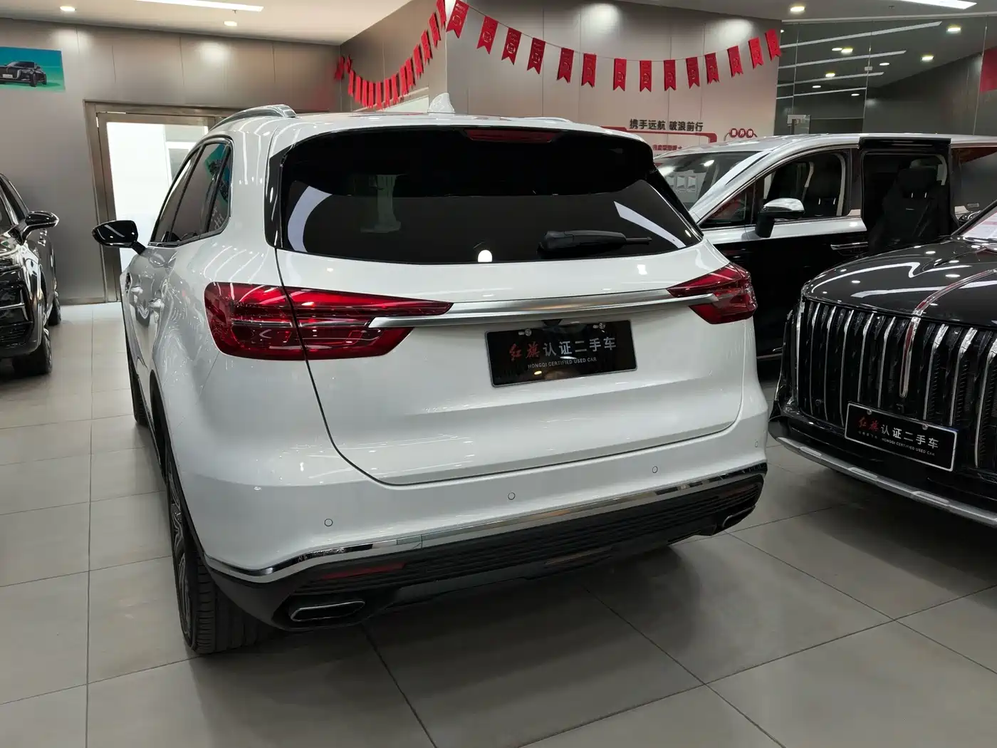 Hongqi HS5 2022 2.0T Smart Connect Flagship AWD Edition фото 10