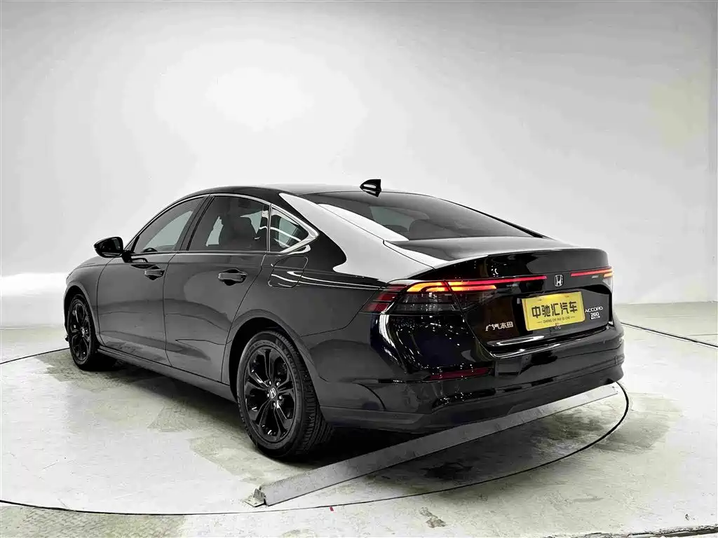 Photo 19 - Honda Accord