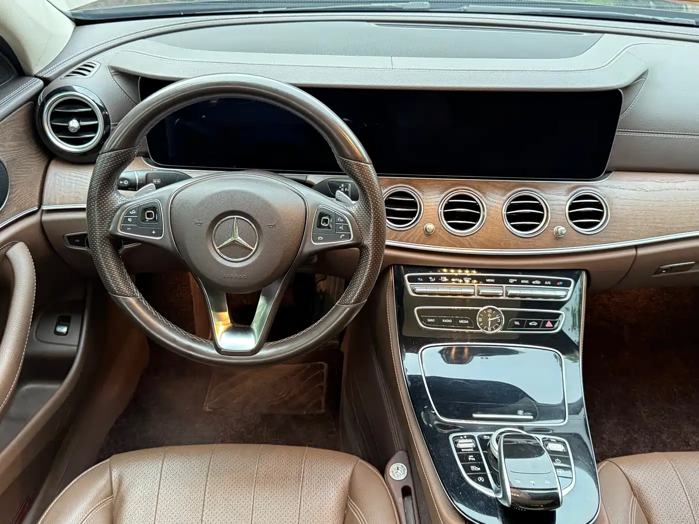 Mercedes-Benz E-Class 2016 E 300 L Fashion Type фото 8