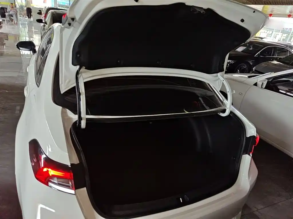Toyota Corolla 2021 1.2T S-CVT Elite PLUS Edition фото 19