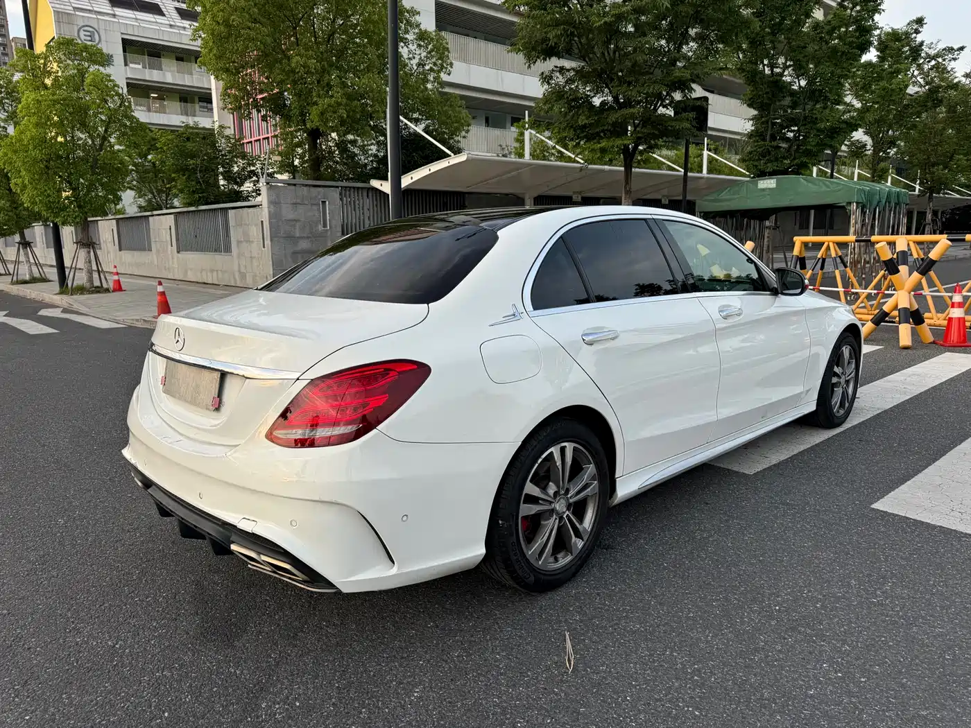 Mercedes-Benz C-Class 2015 Facelift C 200 L Sport фото 4