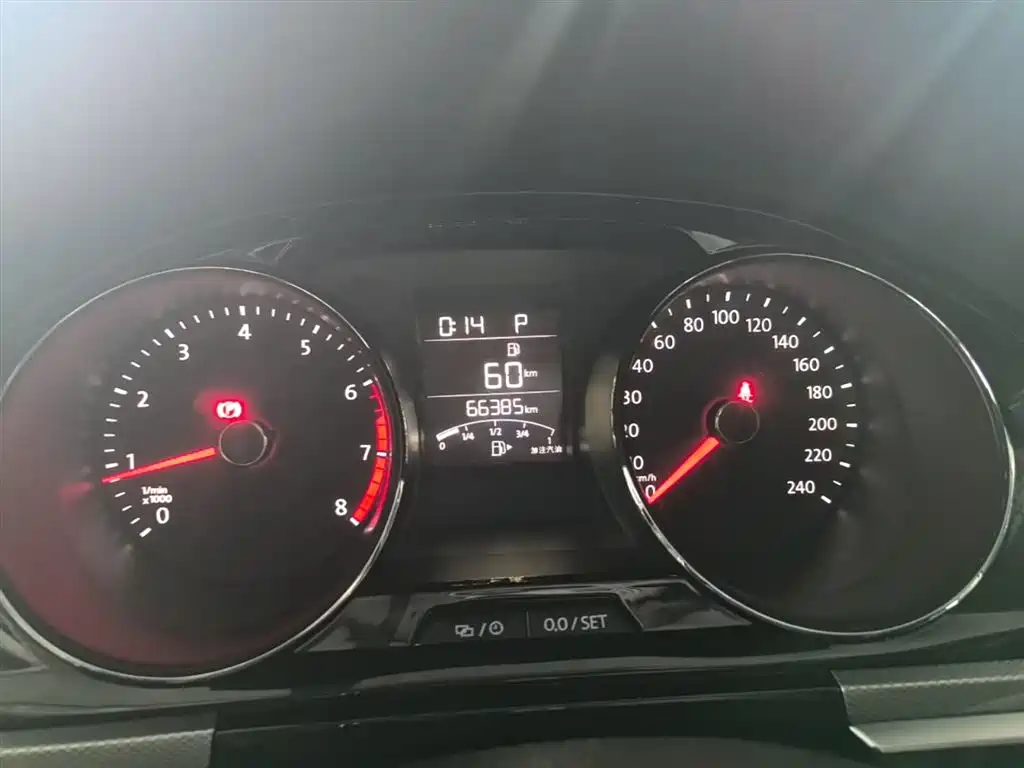 Volkswagen Bora 2017 1.6L Automatic Comfort фото 12