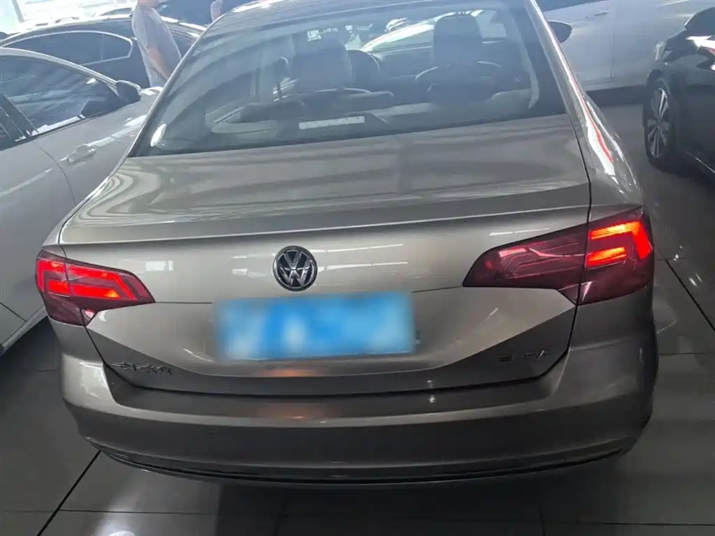 Volkswagen Bora 2017 1.6L Automatic Comfort фото 6