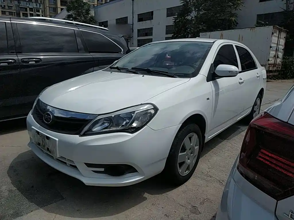 Фото 1 - BYD F3