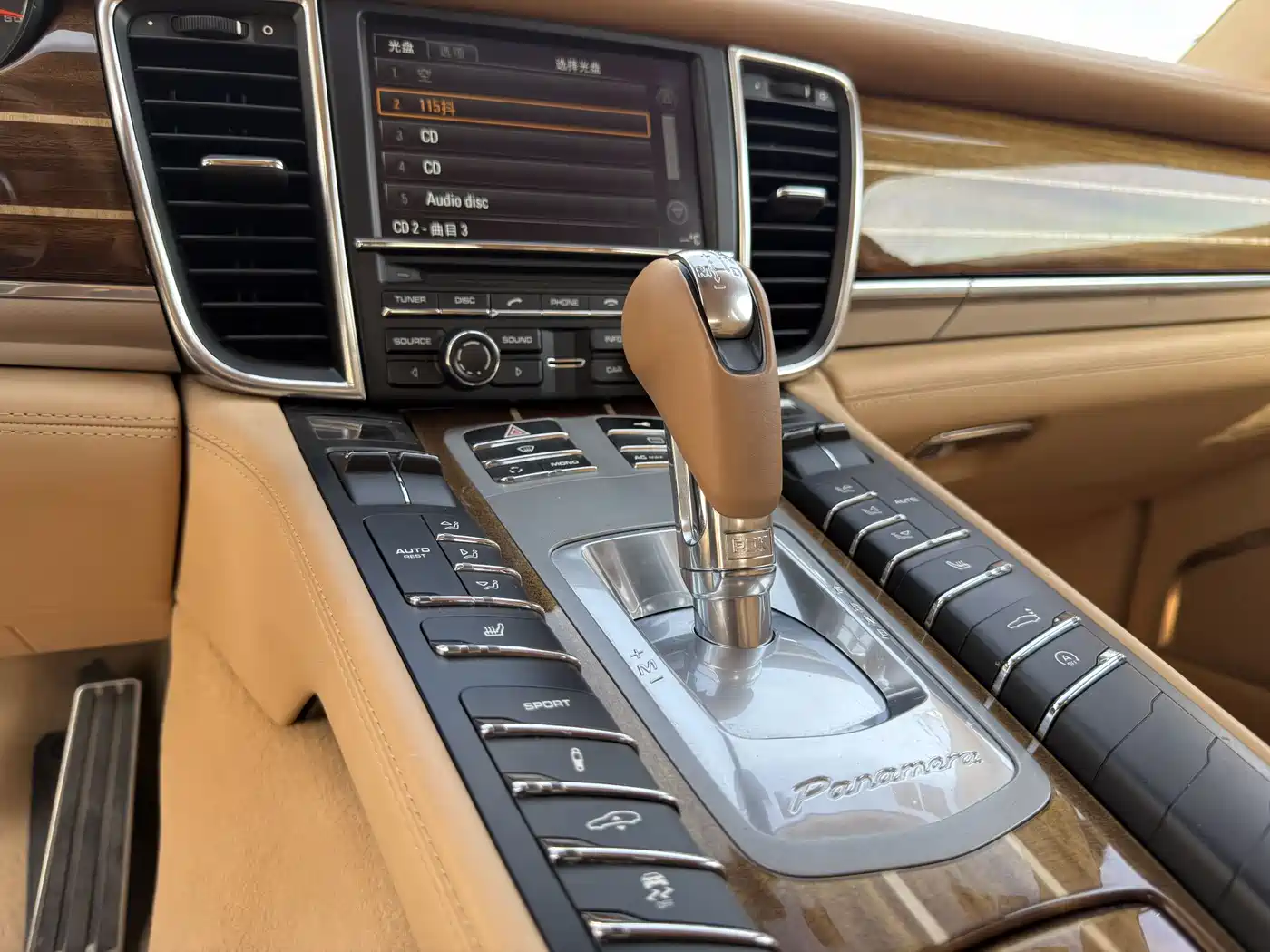 Porsche Panamera 2010 Panamera 4 3.6L фото 23