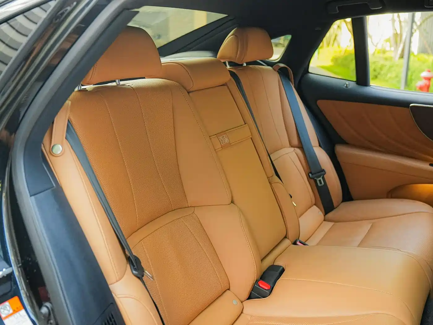 Lexus LS 2021 500h Excellence Edition фото 16