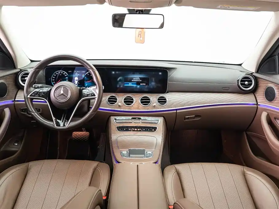 Mercedes-Benz E-Class 2023 E 300 L Fashion фото 7