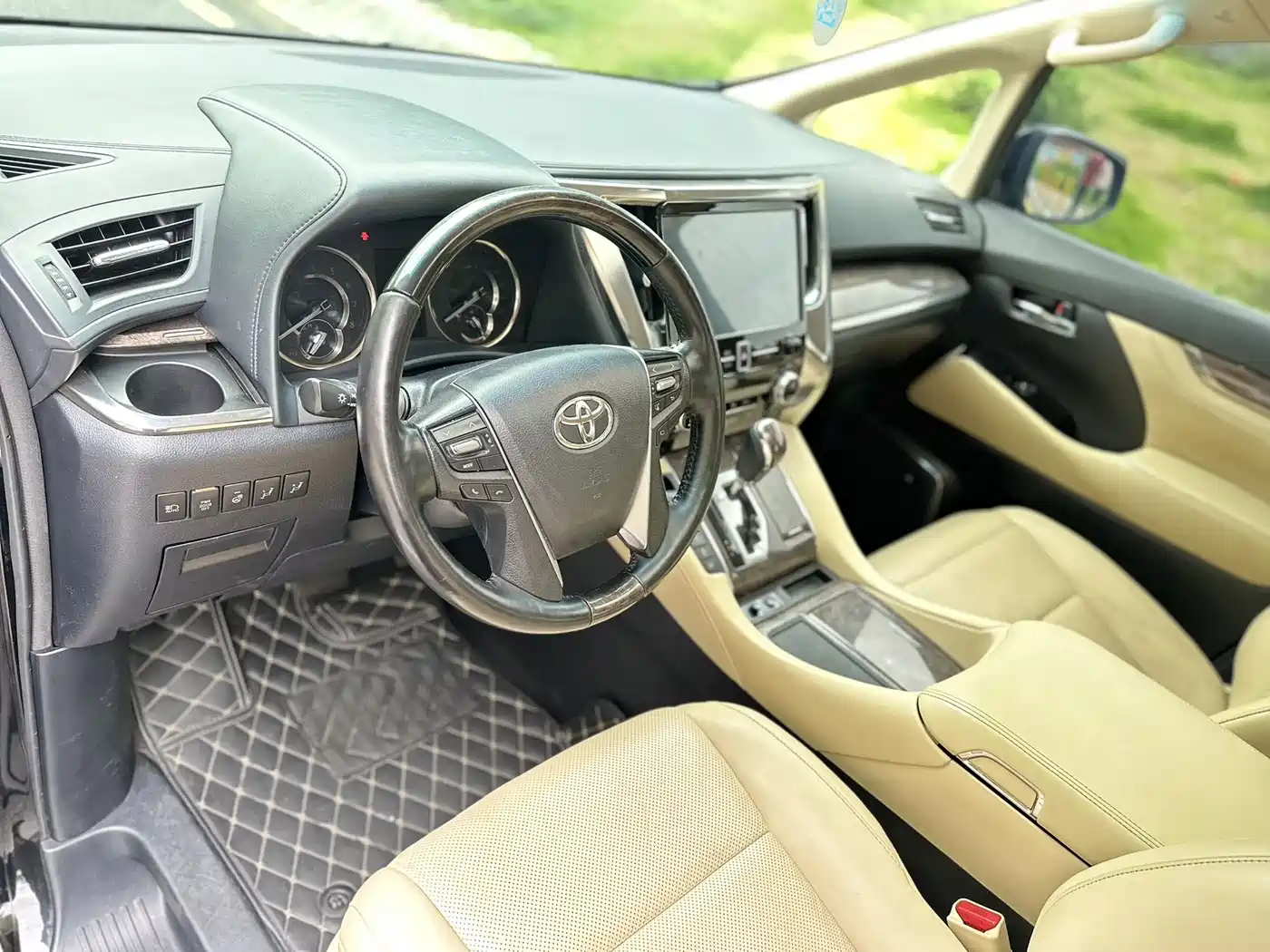 Toyota Alphard 2018 Facelift 3.5L Premium Edition фото 4