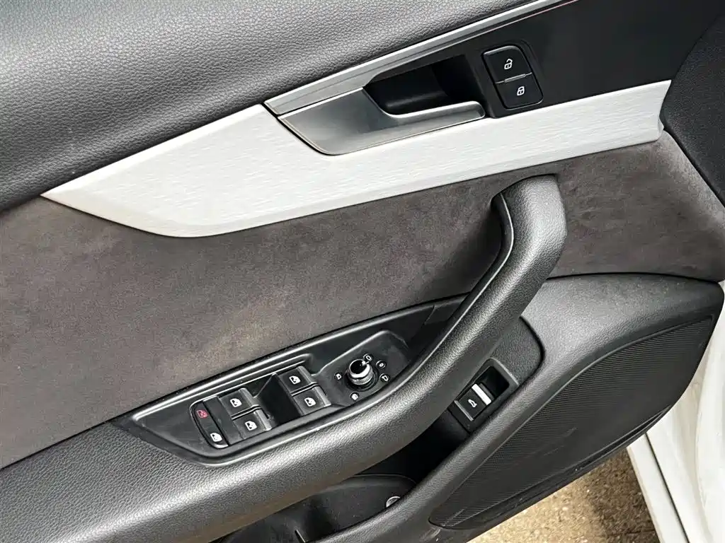 Audi A4 (Import) 2020 Avant Pioneer 40 TFSI Luxury Sport фото 16