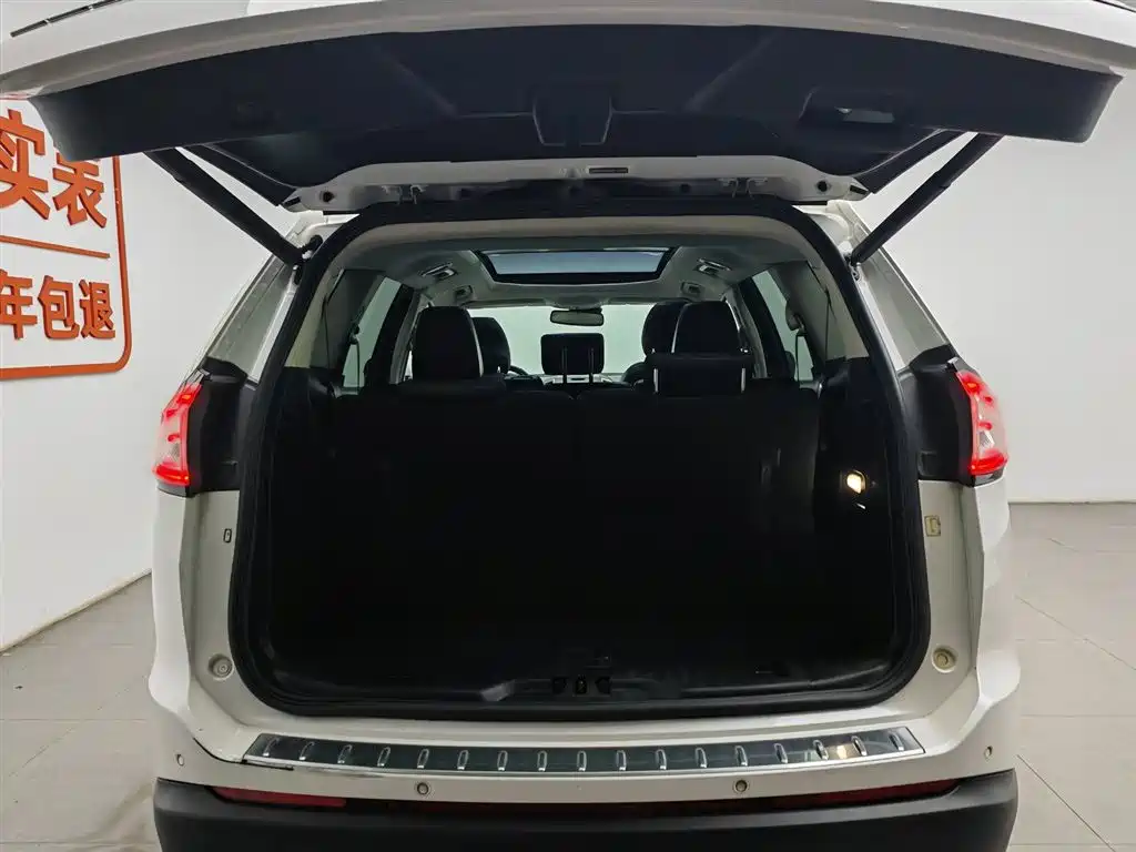 Фото 16 - Ford Edge