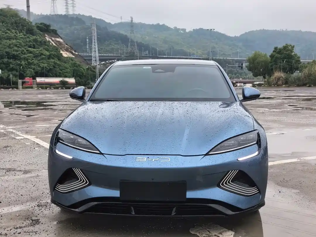 BYD Seal 2022 700km Long Range RWD Edition фото 2