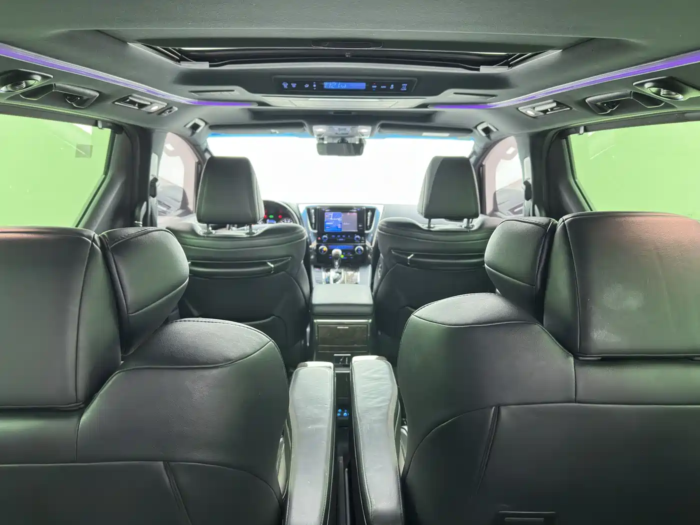 Toyota Alphard 2019 Hybrid 2.5L Premium Edition фото 29