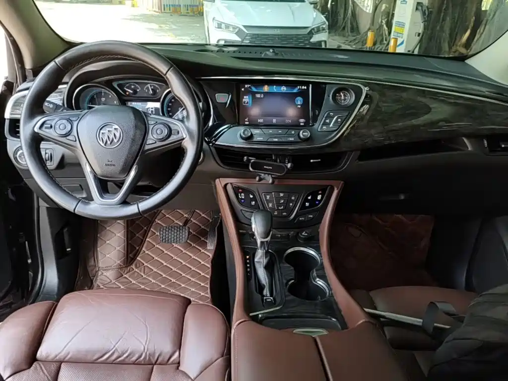 Фото 10 - Buick Envision Plus