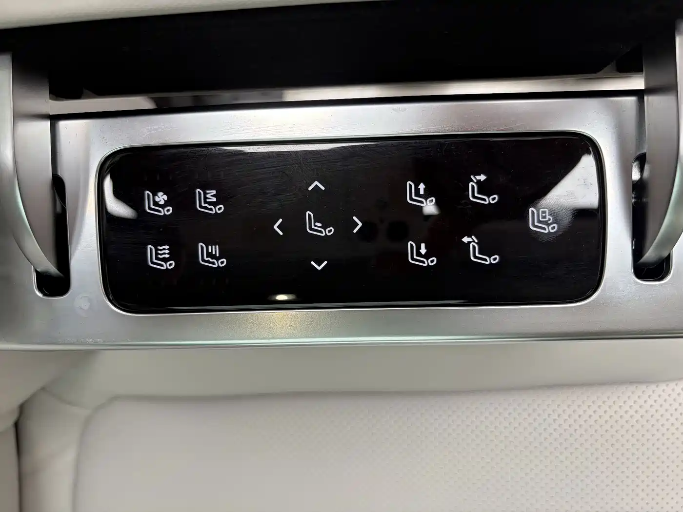 Roewe iMAX8 EV 2025 2026 1.5T DMH High-End Edition