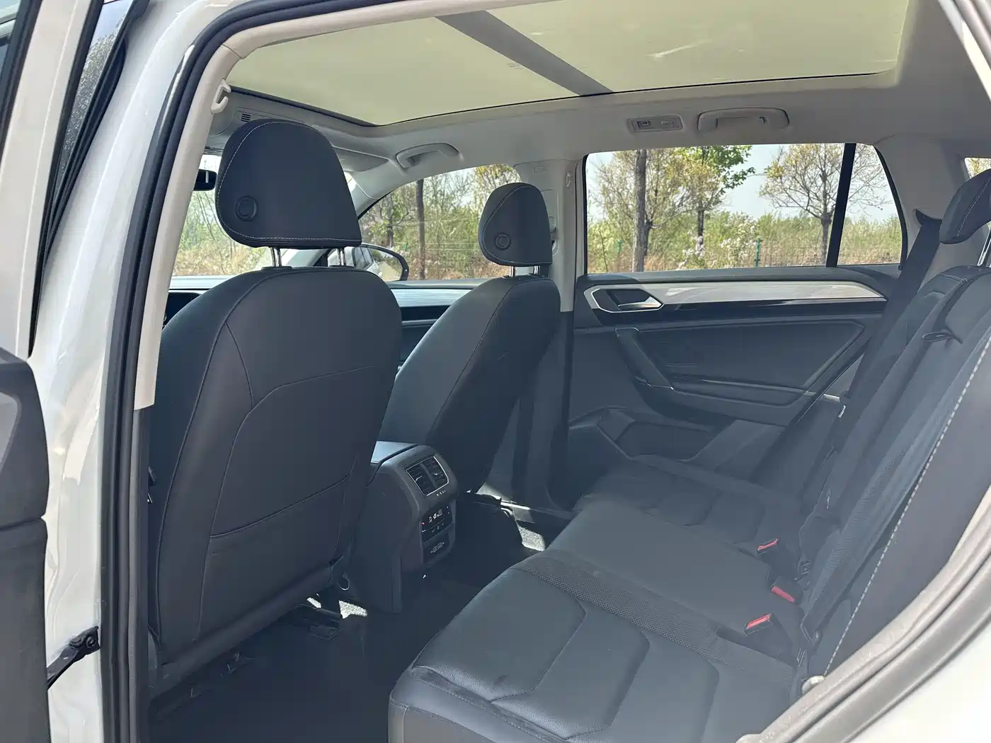 Volkswagen Tayron 2022 280TSI 2WD Luxury Smart Connect Edition фото 9