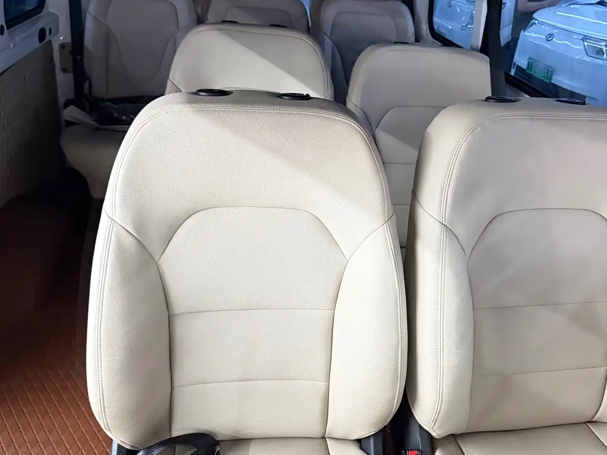 Wuling Motors Wuling Yangguang 2026 2026 Model 440km Passenger Van Comfort Version (9-Seater)