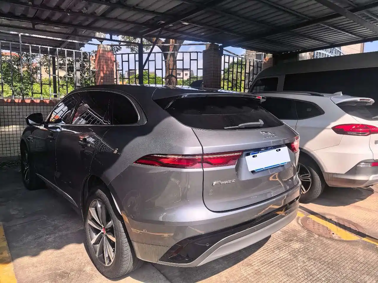 Photo 7 - Jaguar F-PACE