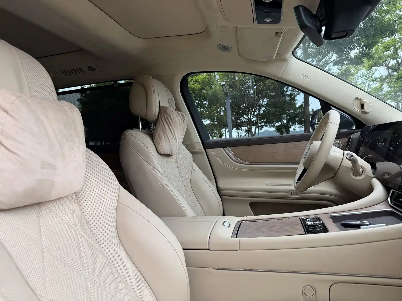 AITO Wenjie AITO M9 2024 Range Extender Max Edition 42kWh 6-seater фото 19