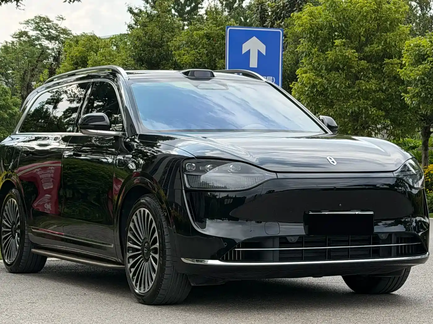 AITO Wenjie AITO M9 2024 Range Extender Max Edition 42kWh 6-seater фото 3