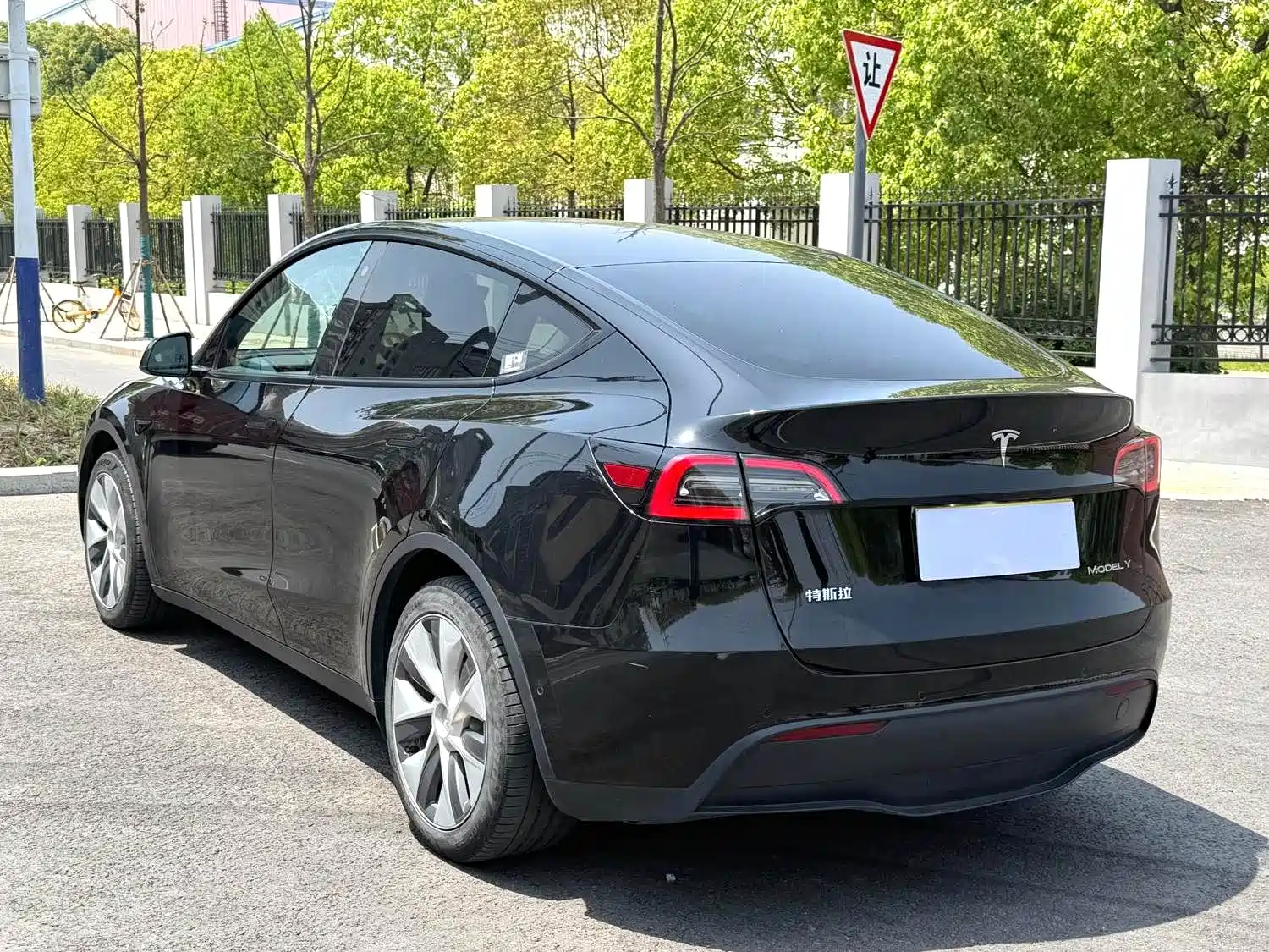 Фото 5 - Tesla Model Y