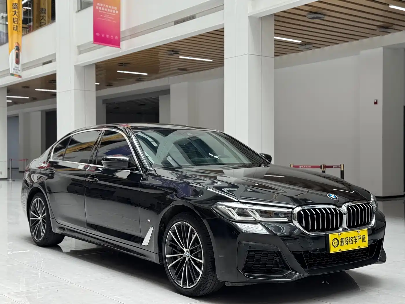 BMW 5 Series 2022 530Li Leading M Sport Package фото 3