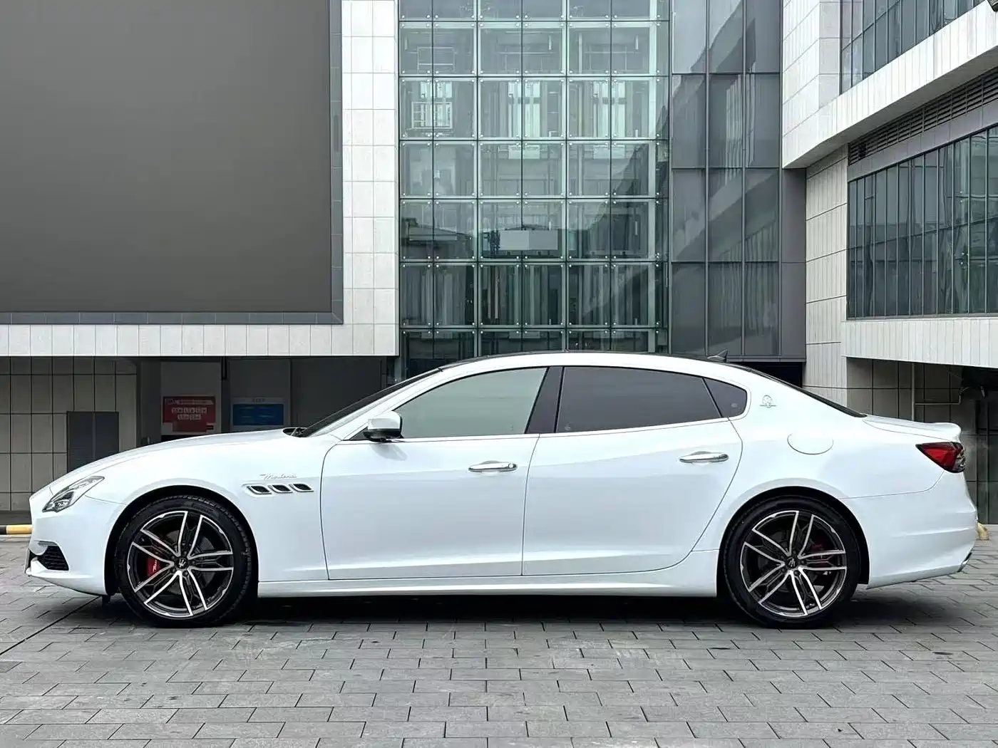 Maserati Quattroporte 2017 3.0T Standard фото 7