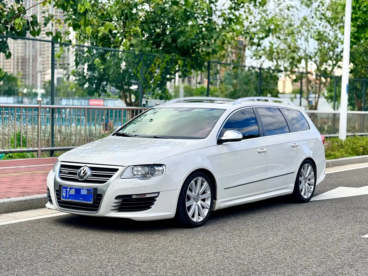 Volkswagen Passat 2011 2008 Volkswagen R36 Wagon