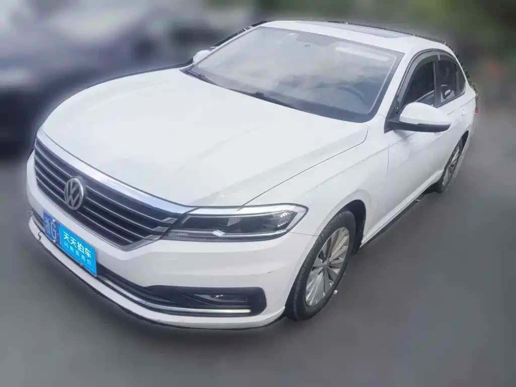Photo 1 - Volkswagen Lavida