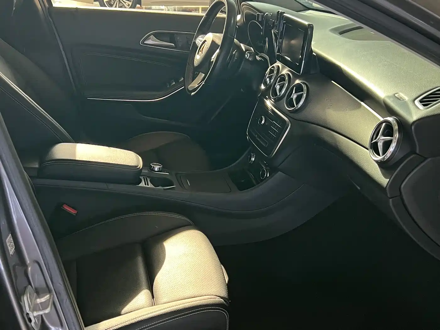 Mercedes-Benz GLA 2016 GLA 200 Dynamic фото 8