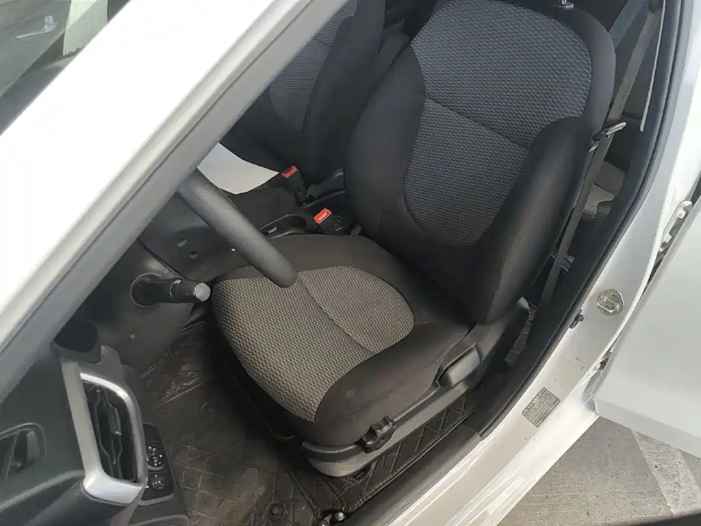 Hyundai Verna 2017 1.4L Auto Jump Edition (China V) фото 15