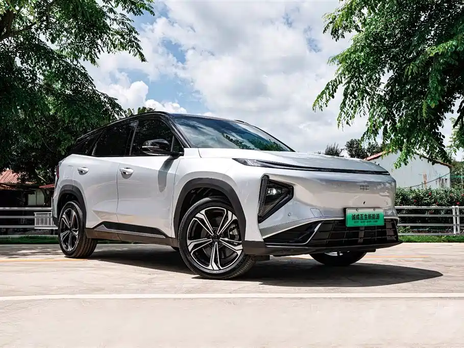 Geely Galaxy Galaxy L7 2025 EM-i 115km Explorer+ Edition фото 3