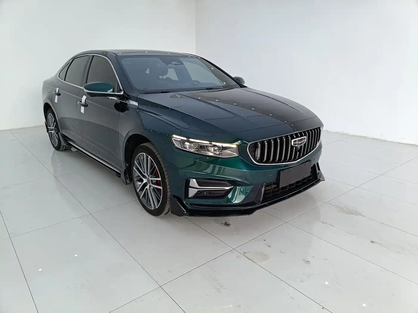 Фото 3 - Geely Preface