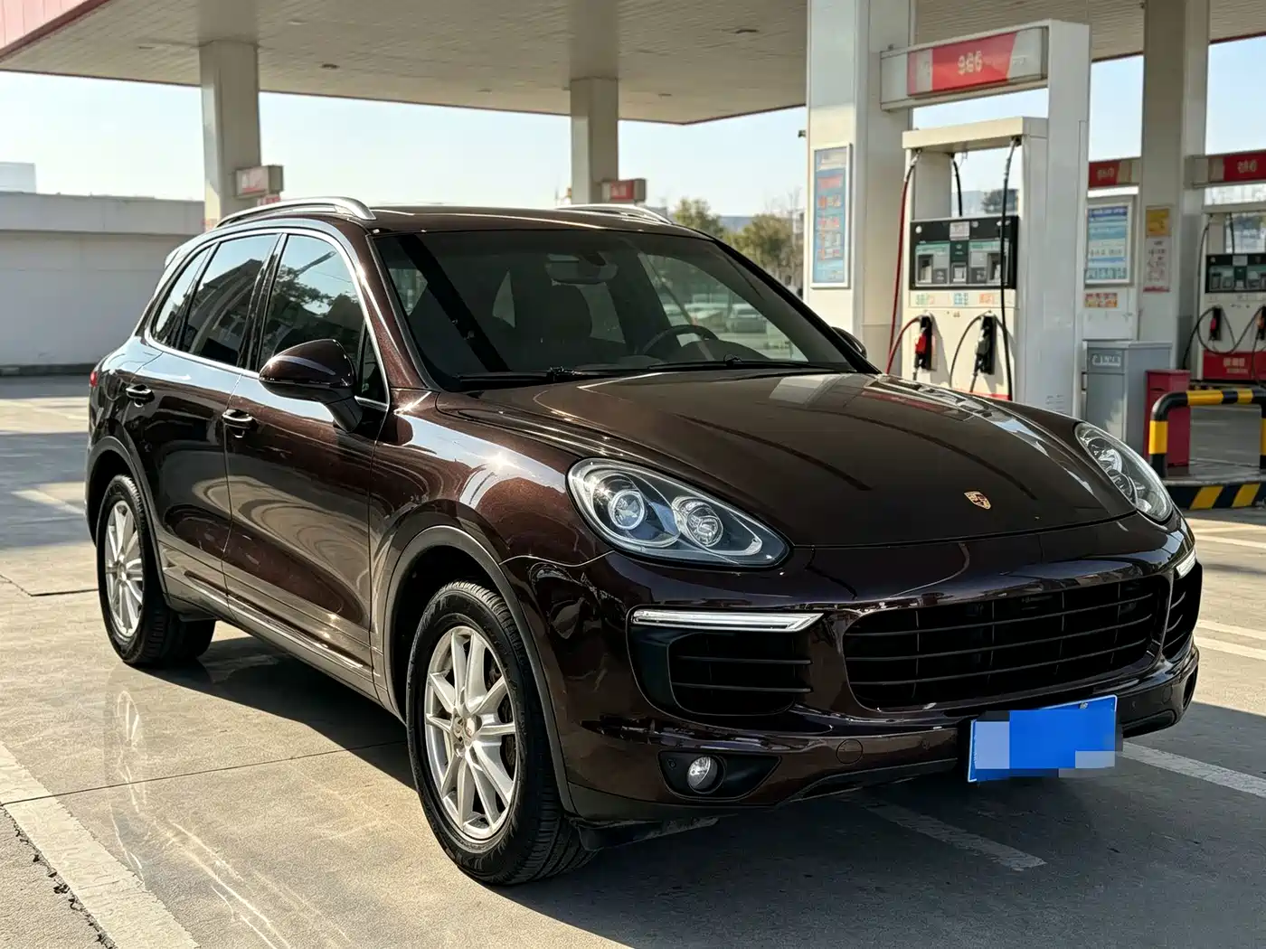 Photo 3 - Porsche Cayenne
